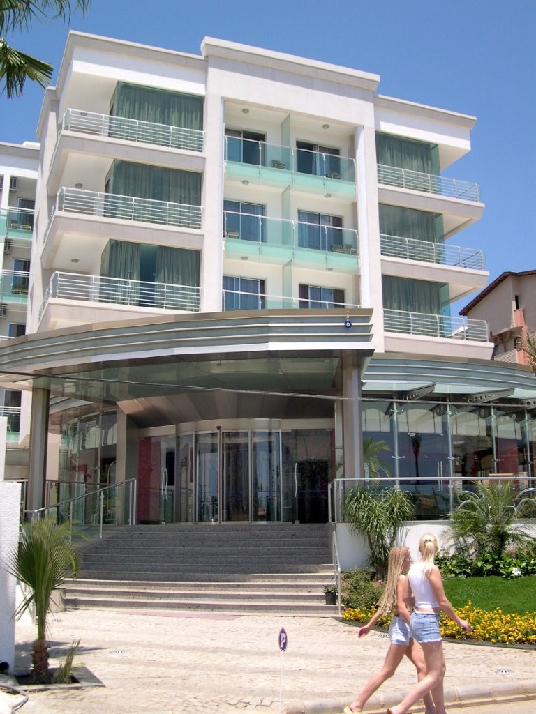 Blue Bays Hotel, alüminyum cephe ve kapı sistemleri